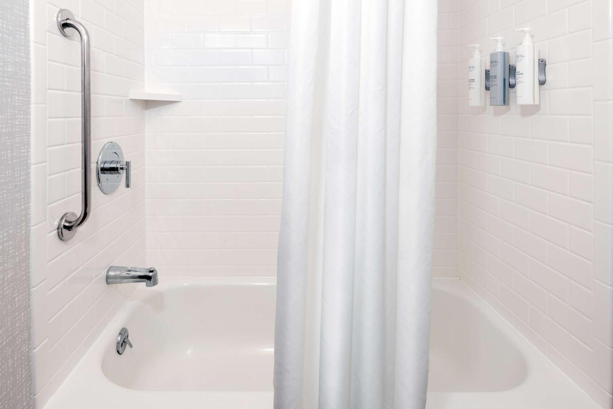Hampton Inn Coventry-Warwick Area Εξωτερικό φωτογραφία