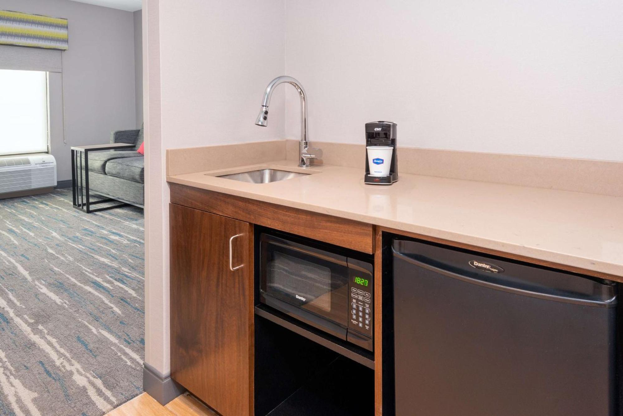 Hampton Inn Coventry-Warwick Area Εξωτερικό φωτογραφία