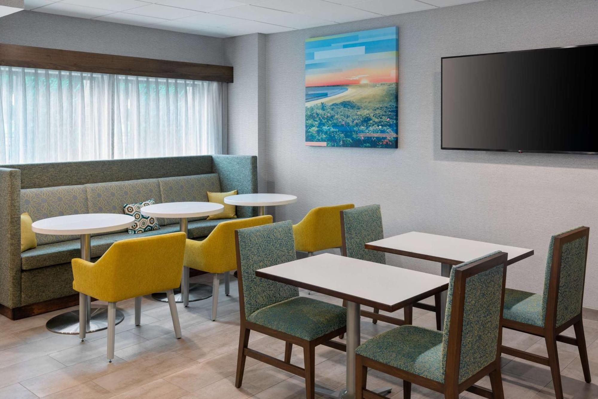 Hampton Inn Coventry-Warwick Area Εξωτερικό φωτογραφία